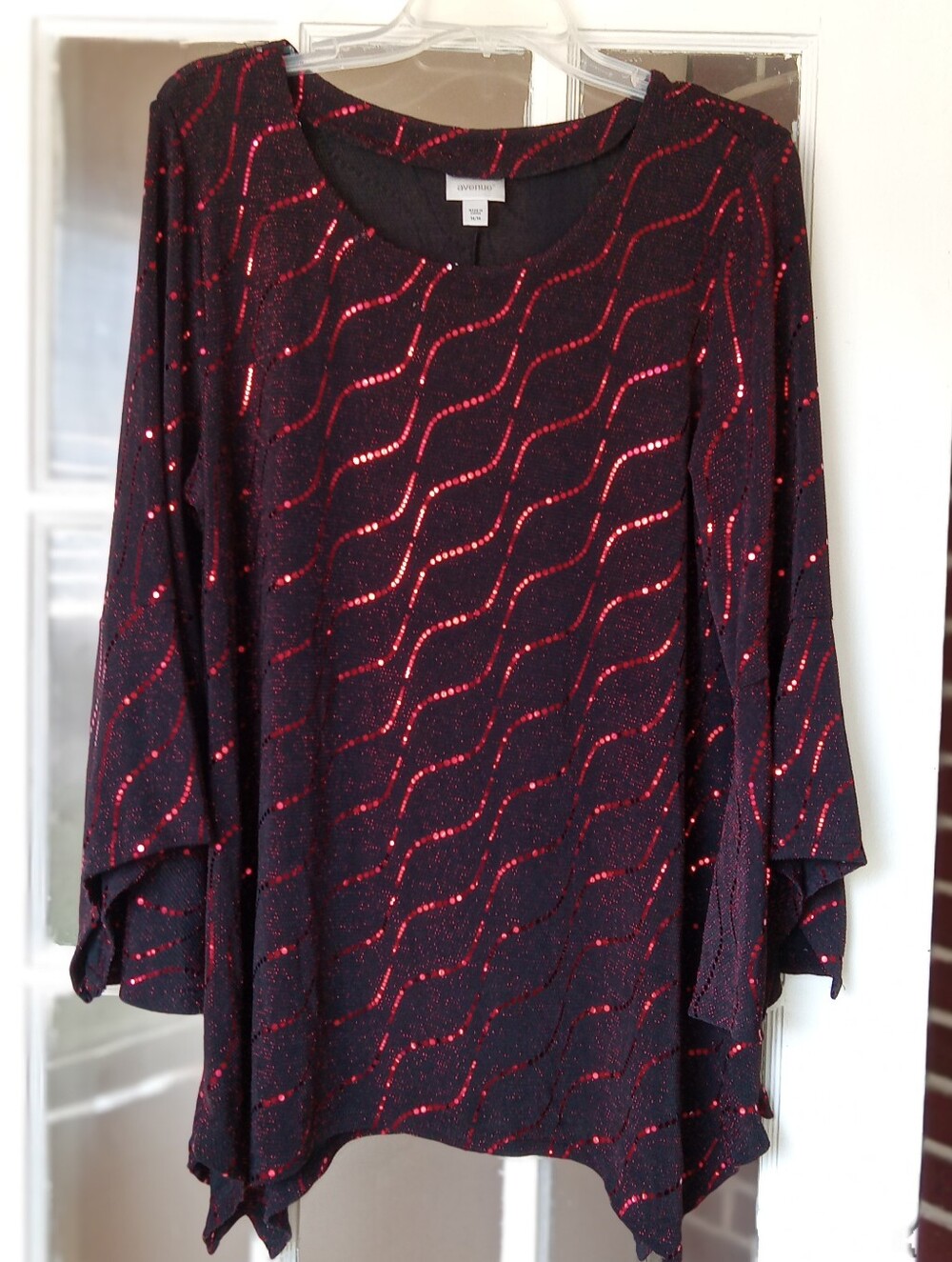 Avenue Red Sequin Wavy Bell Sleeve Asymmetric Tunic Blouse 14/16